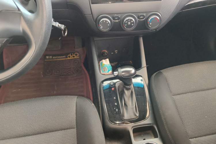 Used Kia K3 2016 1.6L Automatic GL Gear Lever