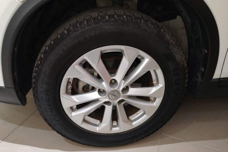 Used Nissan X-Trail 2014 2.0L CVT Comfort Edition 2WD Left Front Wheel Hub