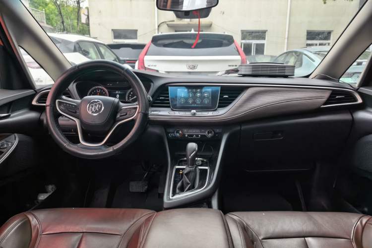 Used Buick GL6 2018 18T 6-Seater Luxury Model Center Console