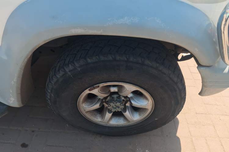 Used Leopaard Heijingang  Right Front Wheel Hub