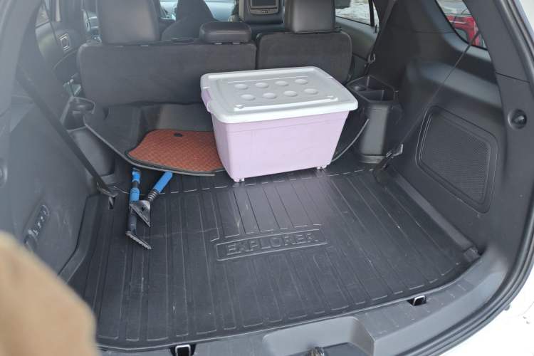 Used Ford Explorer 2013 3.5L Deluxe Model
