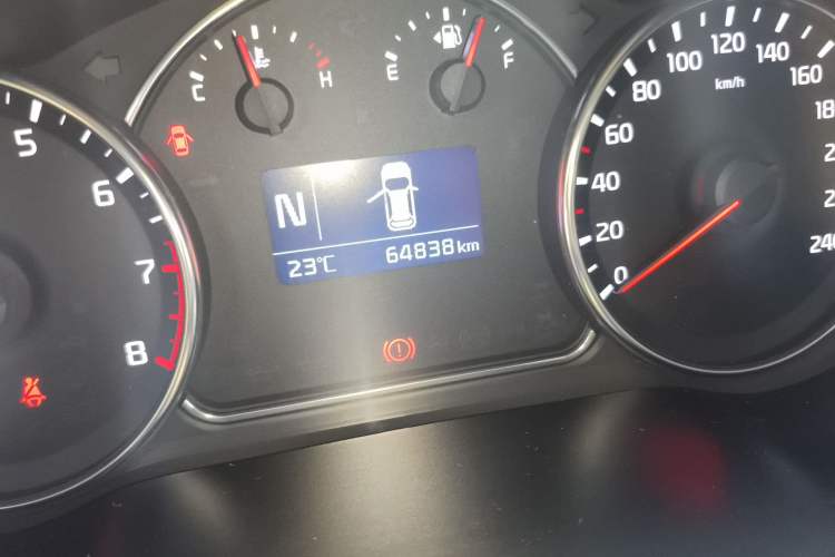 Used Kia Carens 2013 2.0L 7-Seater Automatic Comfort Edition China V Standard
