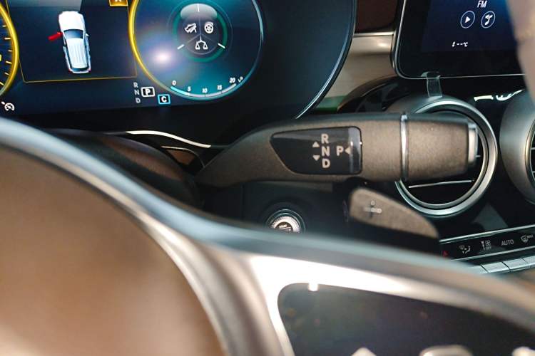 Used Mercedes-Benz GLC 2021 GLC 260 L 4MATIC Dynamic Edition Gear Lever