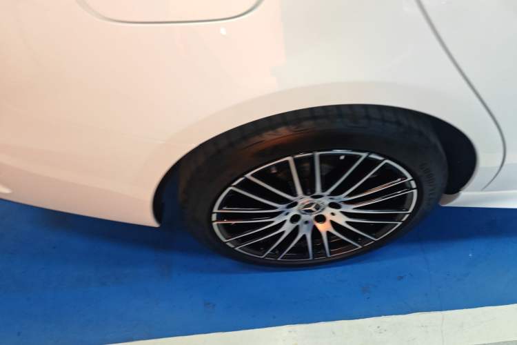 Used Mercedes-Benz C-Class 2023 C 260 L Sport Edition Right Rear Wheel Hub