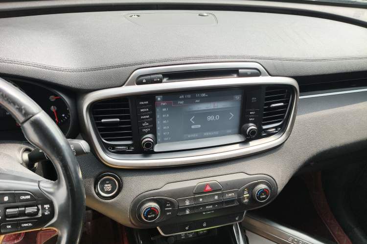 Used Kia Sorento 2015 Sorento L 2.4L Gasoline 4WD Elite Edition 7 Seats China IV Standard
