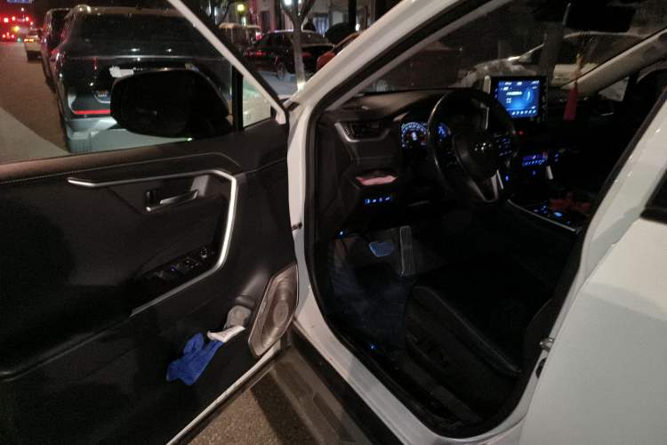 Used Toyota RAV4 2020 Dual-Motor 2.5L E-CVT Four-Wheel Drive Flagship Edition