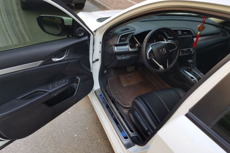 Used Honda Civic 2016 220TURBO CVT Luxury Edition
