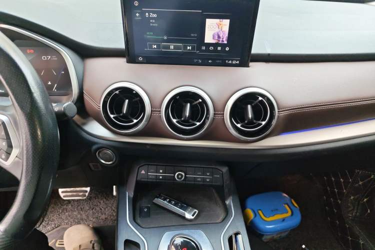 Used Wey VV6 2018 2.0T Two-Wheel Drive Flagship Version China V Standard