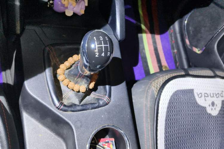 Used Geely Auto GX7 2015 Classic Edition 1.8L Manual Urban Model China IV Gear Lever