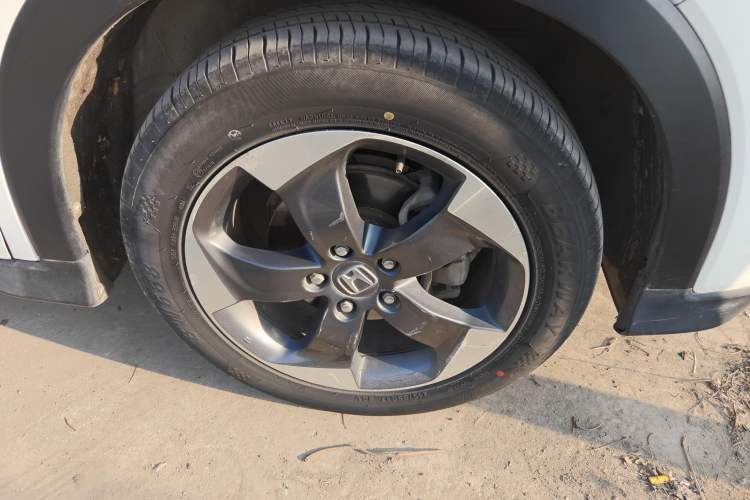 Used Honda Vezel 2016 1.8L CVT Front-Wheel Drive Pioneer Edition