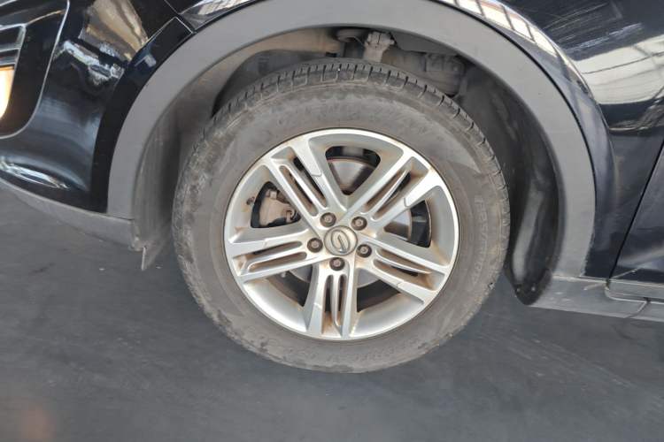 Used GAC Trumpchi GS5 2013 2.0L Automatic Two-Wheel Drive Light Interior Special Edition