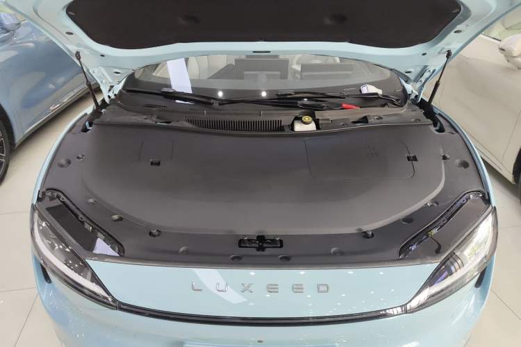 Used Hima Luxeed S7 2025 785 km Ultra