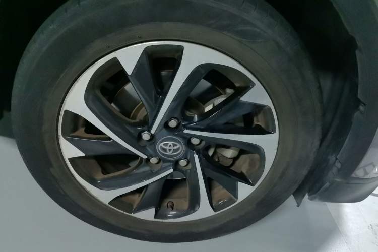 Used Toyota IZOA 2020 2.0L Yichi Version