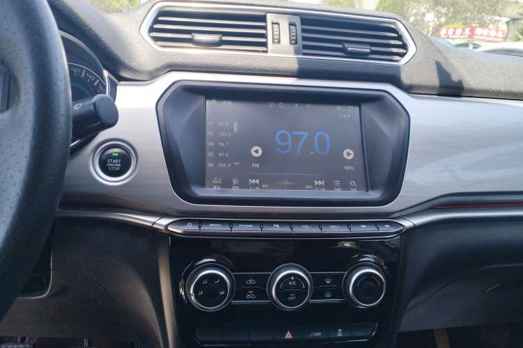 Used Haval H2 2017 Blue Label 1.5T Manual Two-Wheel Drive Luxury Model
