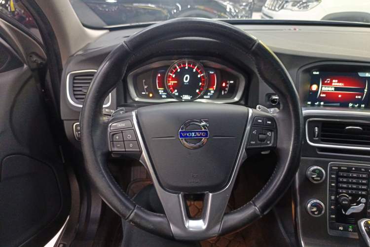 Used Volvo V60 2015 T5 Zhiya Edition