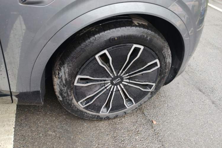 Used Avatr 07 2024 Max Extended-Range Edition Right Front Wheel Hub