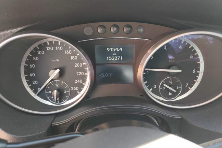 Used Mercedes-Benz R-Class 2014 R 320 4MATIC Business Model