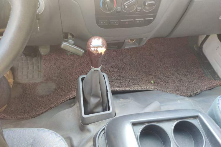 Used Foton Scenic 2014 2.0L Express Classic Short-Wheelbase High-Roof 491EQ4A
