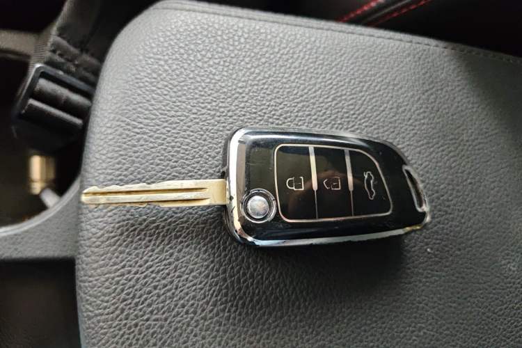 Used Dongfeng Aeolus AX7 2016 2.0L Manual Zhuyue Model Vehicle Key