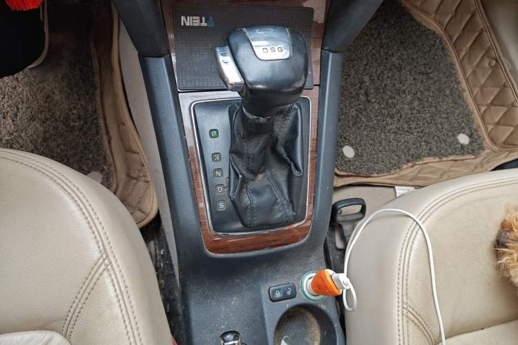 Used Skoda Octavia 2012 1.4TSI DSG Elegance Edition Gear Lever