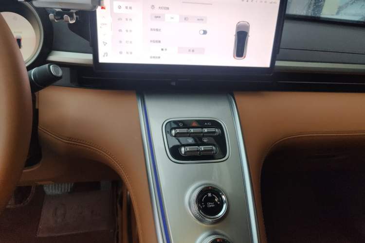 Used ORA Lightning Cat 2022 555 km Luxury Edition