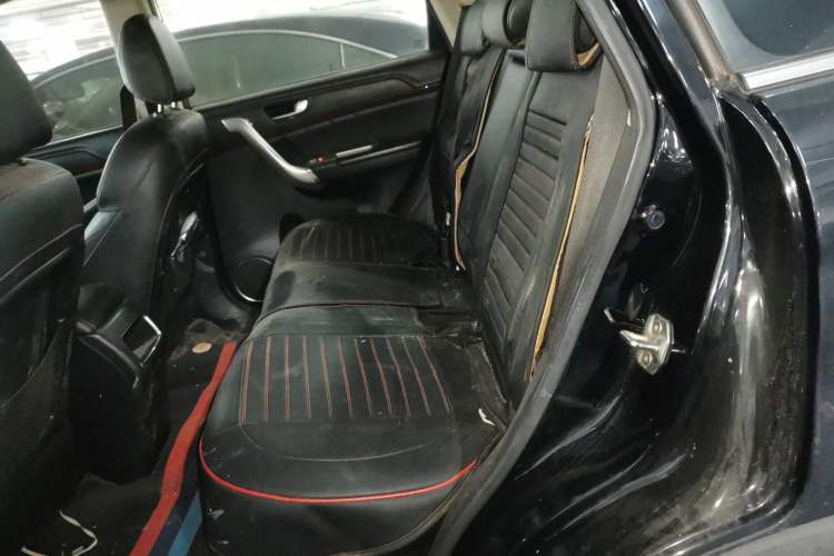 Used Haval H6 2015 Revised Version Sport Edition 1.5T Manual Transmission Two-Wheel Drive Elite Grade Left Rear Seat