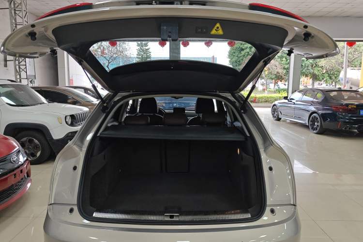 Used Audi Q3 2015 35 TFSI Comfort Model Trunk