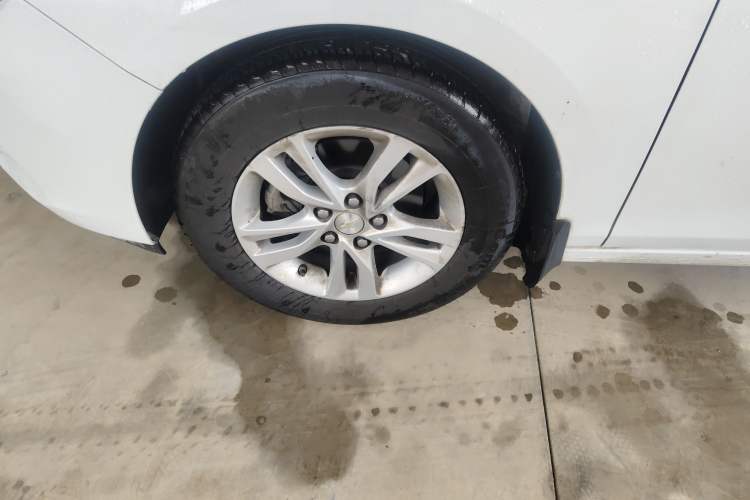 Used Chevrolet Cavalier 2019 320 Automatic Xinyue Edition Left Front Wheel Hub