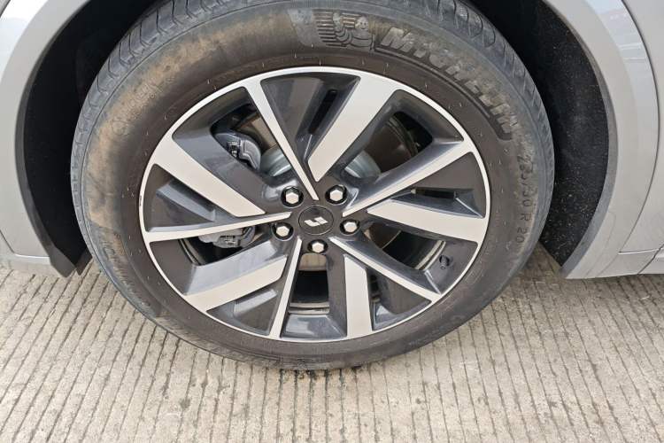 Used Li Auto L8 2023 Pro Model
