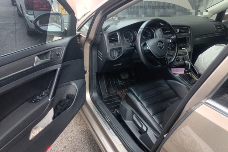 Used Volkswagen Golf 2015 1.4TSI Automatic Luxury Model
