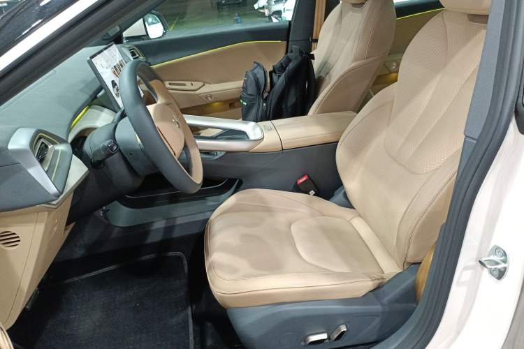 Used ARCFOX Alpha S5 2025 560MAX 185kW Left Front Seat