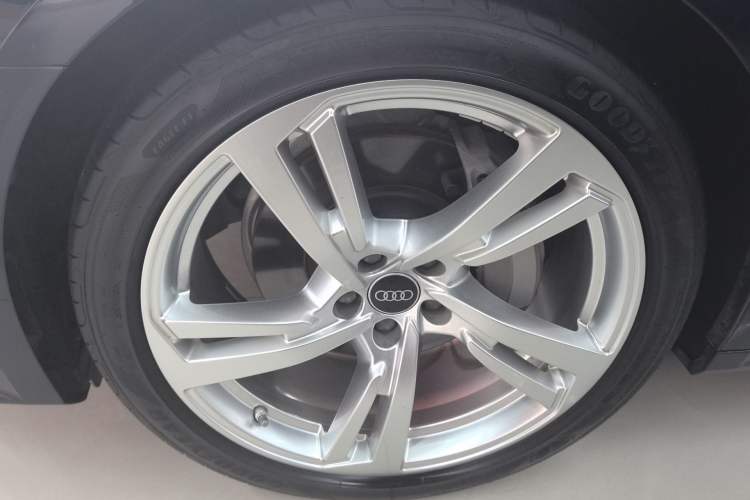 Used Audi A7L 2024 45TFSI quattro S-line Visionary Edition Flow Crystal Package