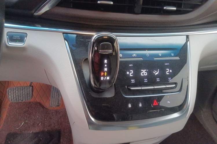 Used Buick GL8 2020 Land Business Class 652T Luxury Model
