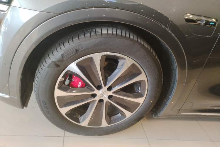 Used Hima Luxeed R7 2026 Model Range-Extending Ultra Exterior 4