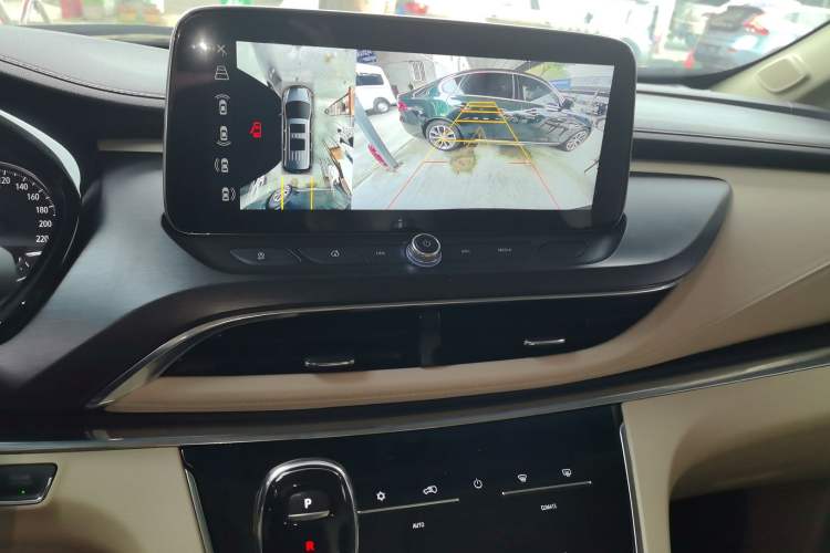 Used Buick GL8 2023 Facelifted Land Cruiser Executive Luxury Version
