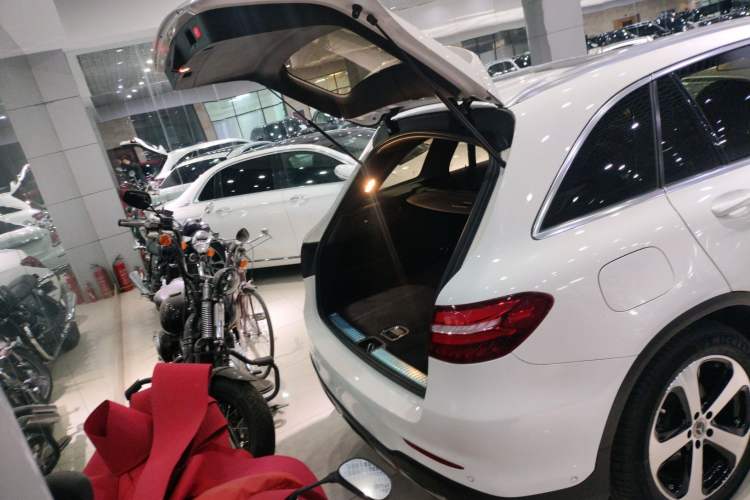 Used Mercedes-Benz GLC 2017 GLC 260 4MATIC Luxury Model
