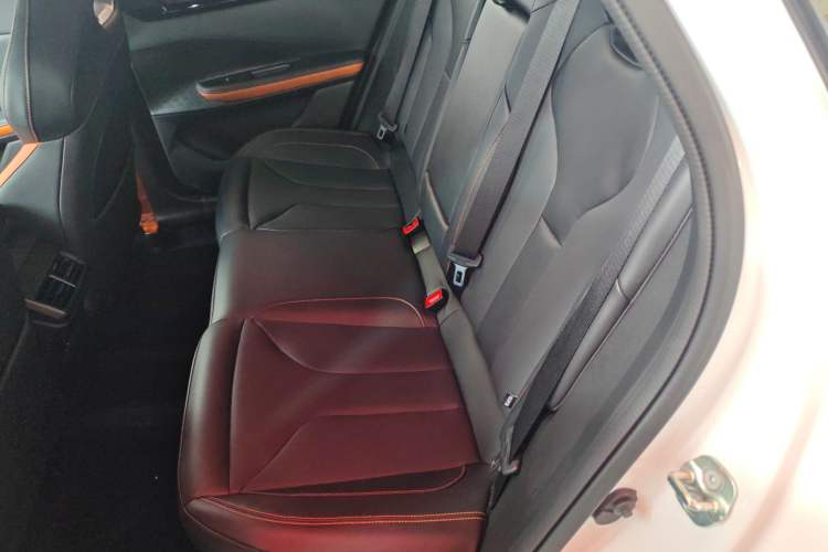 Used Changan UNI-V 2024 1.5T High-Energy Version
