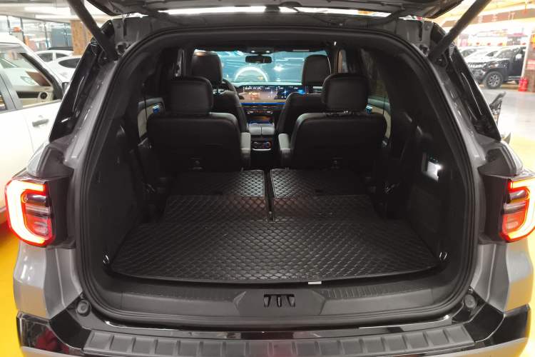 Used Ford Explorer 2023 EcoBoost 285 Kunlun Peak Edition 6-Seater