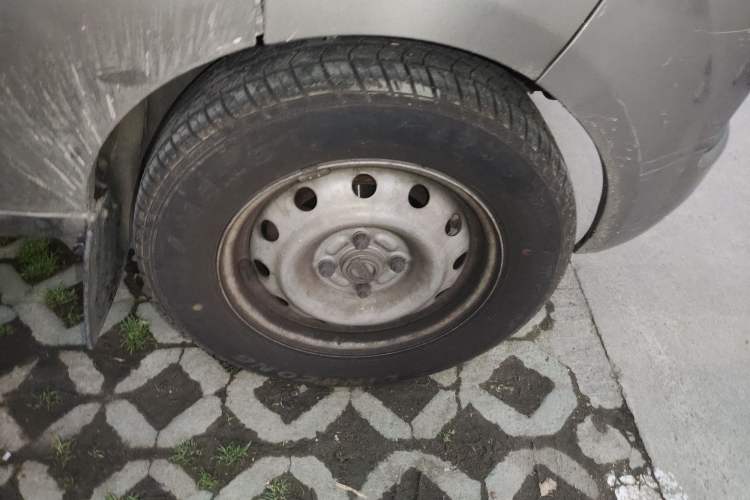 Used Jinbei Hiace X30 2021 1.5L Wealthy Single-Steaming Air-Conditioned Van China VI Standard SWC15M Right Front Wheel Hub