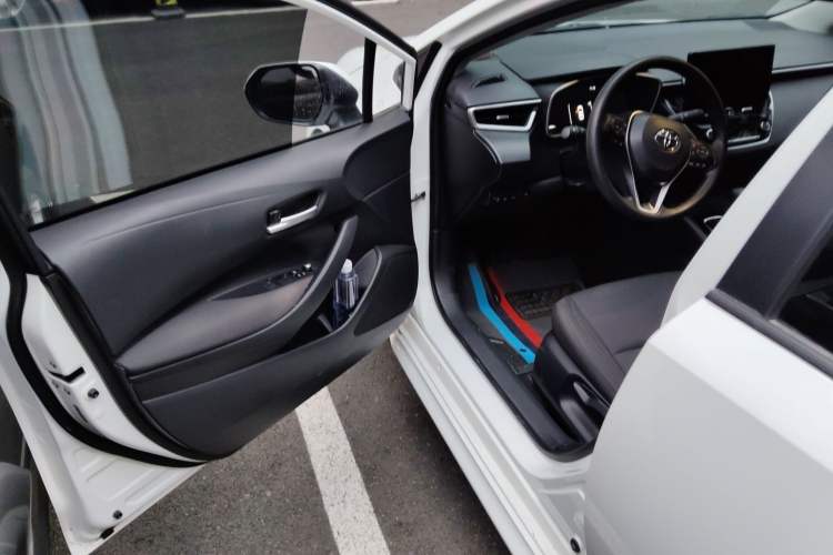 Used Toyota Levin 2023 Smart Electric Hybrid Dual-Engine 1.8L Luxury Edition
