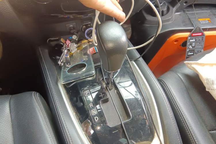 Used Nissan X-Trail 2016 2.5L CVT Sport Edition 4WD Gear Lever