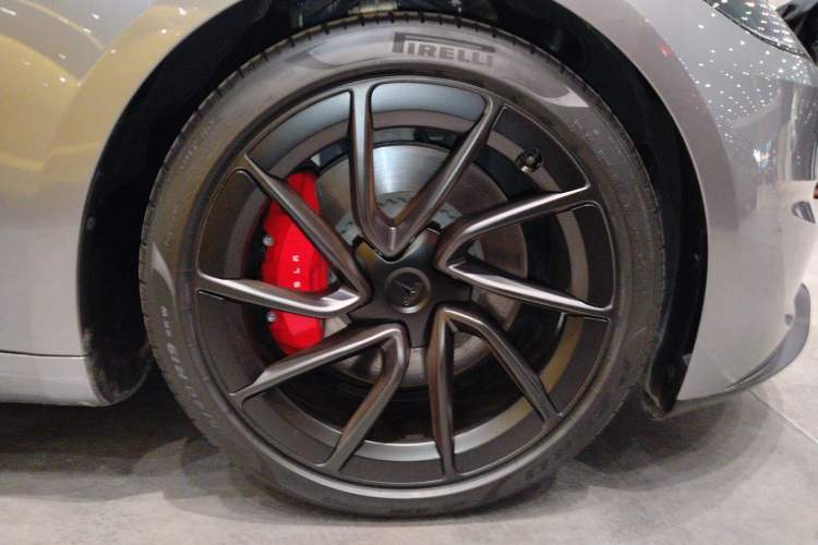 Used Tesla Model 3 2024 High-Performance All-Wheel-Drive Version
