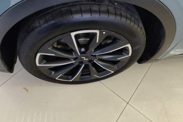 Used ONVO L60 2024 60 kWh Rear-Drive Version Exterior 4