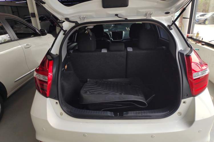 Used Toyota YARiS L Zhi Xuan 2022 1.5L CVT Leading PLUS Edition Trunk