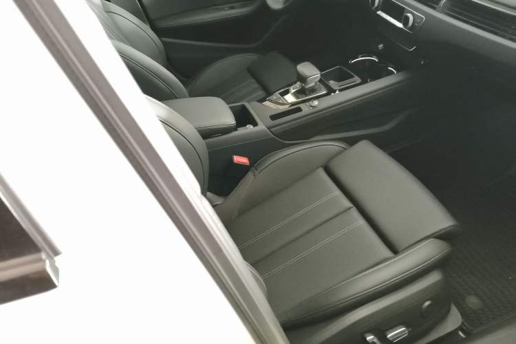 Used Audi A4L 2024 40 TFSI Luxury Dynamic Edition