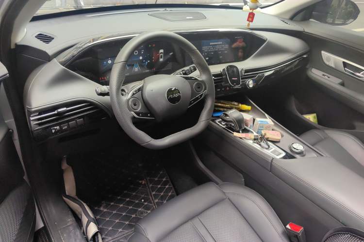 Used Dongfeng Aeolus Huge 2022 Mach Power 1.5T Dare-to-Love Edition Center Console