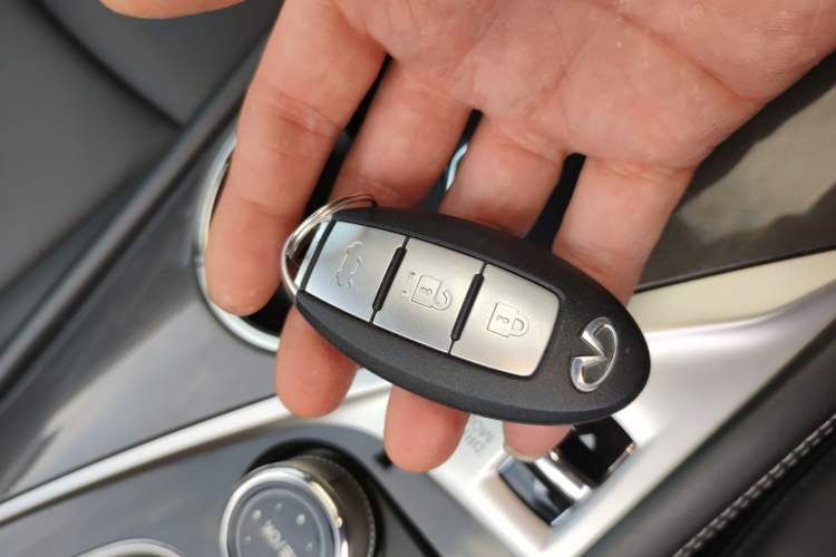 Used Infiniti Q50L 2015 2.0T Comfort Edition Vehicle Key