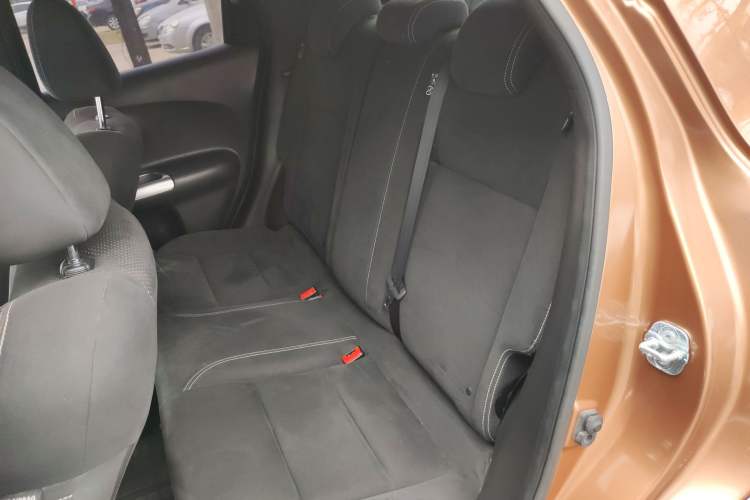 Used Infiniti ESQ 2014 1.6L Spontaneous Edition
