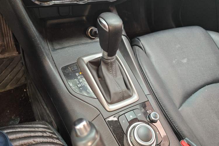 Used Mazda 3 Axela 2017 Sedan 1.5L Automatic Comfort Model Emission Standard China V
