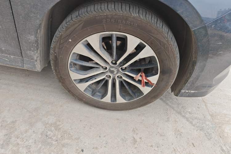 Used Wuling Victory 2020 1.5T CVT Flagship Edition Right Front Wheel Hub